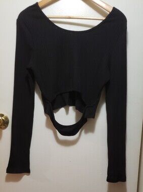 SHEIN Black Long Sleeve Crop Top with Back Cutout